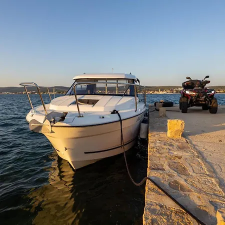 Santa Lucia Zadarvillas וילה טוראני